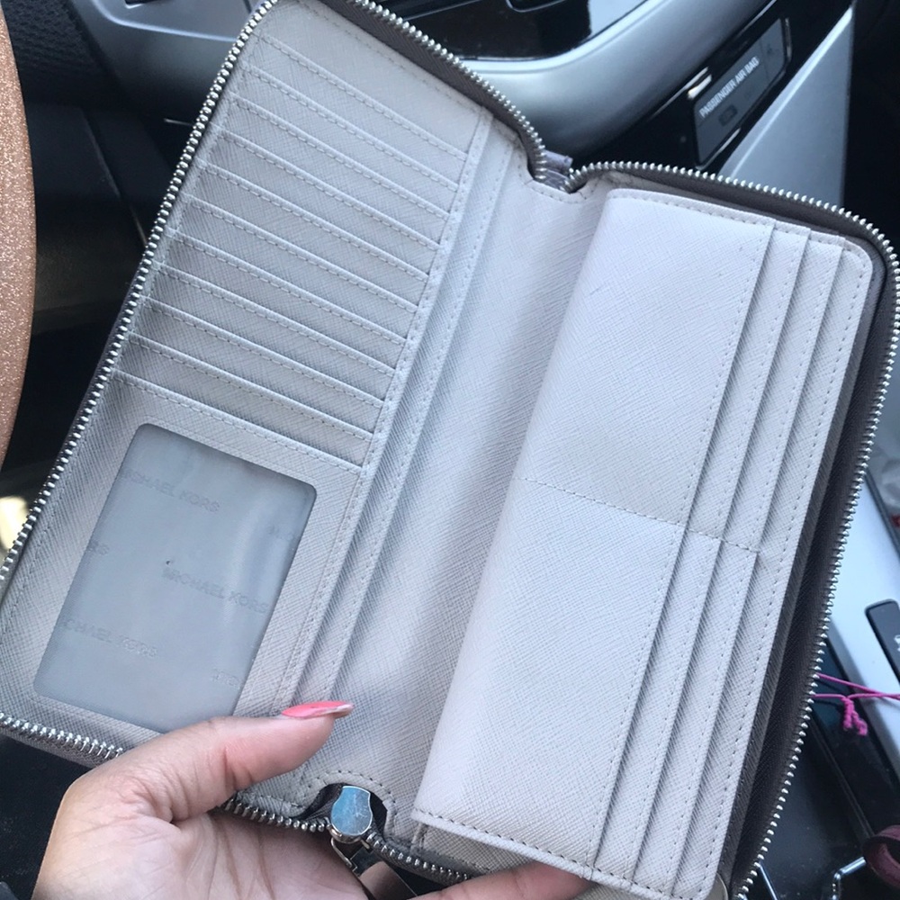 Michale Kors wallet